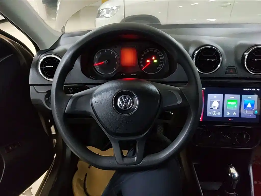 Volkswagen Jetta 2018 — фото 11