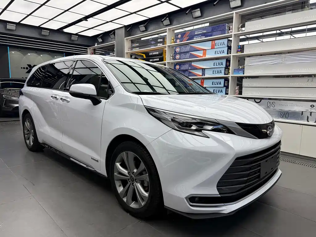 Toyota Sienna 2023 — фото 2