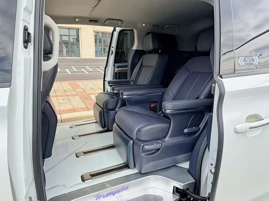 GAC Motor Trumpchi M8 2025 — фото 9