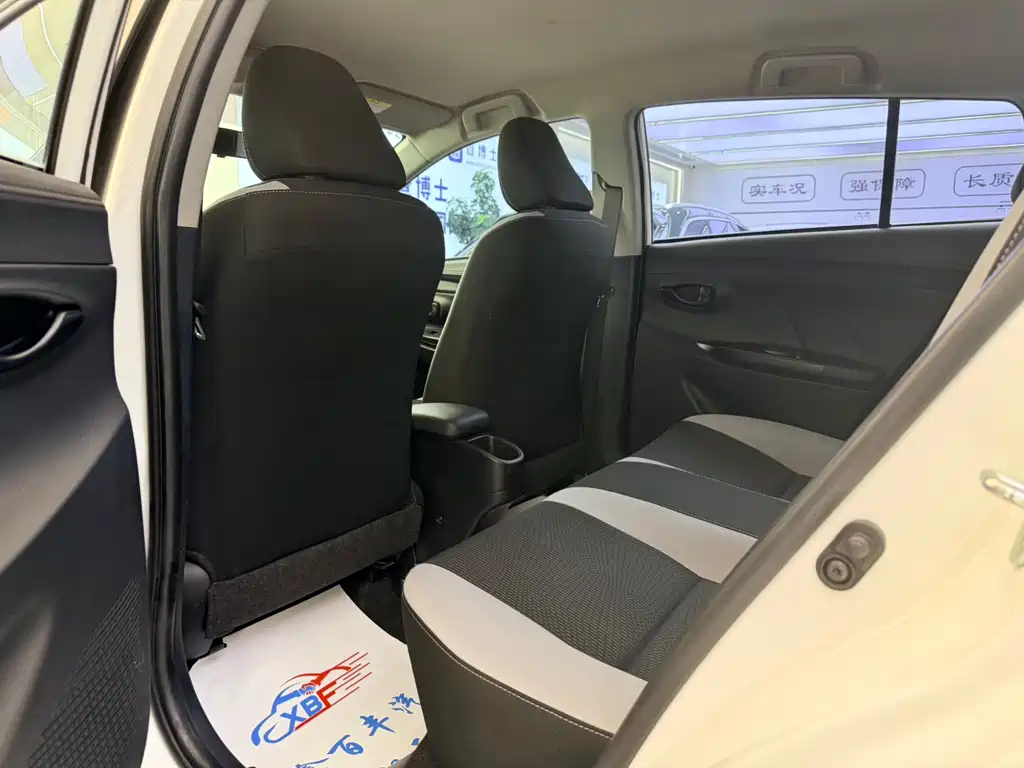 Toyota Yaris L 2023