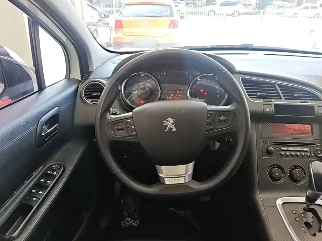 Peugeot 3008 2016 — фото 11