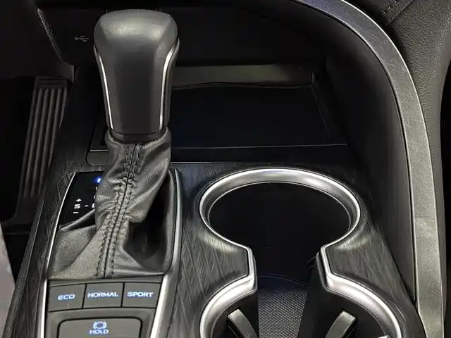 Toyota Camry 2024 — фото 12