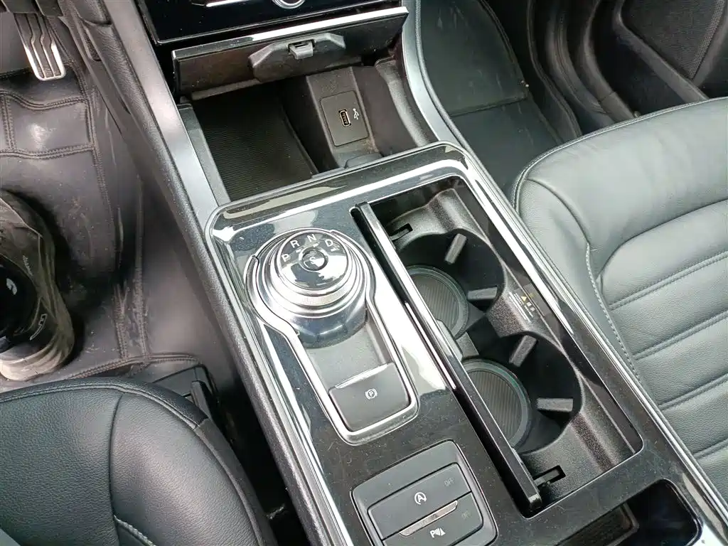 Ford Edge 2020 — фото 10