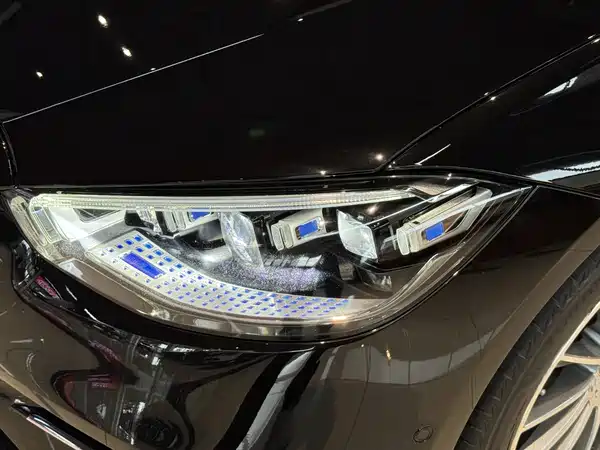 Mercedes-Benz S-Class 2023