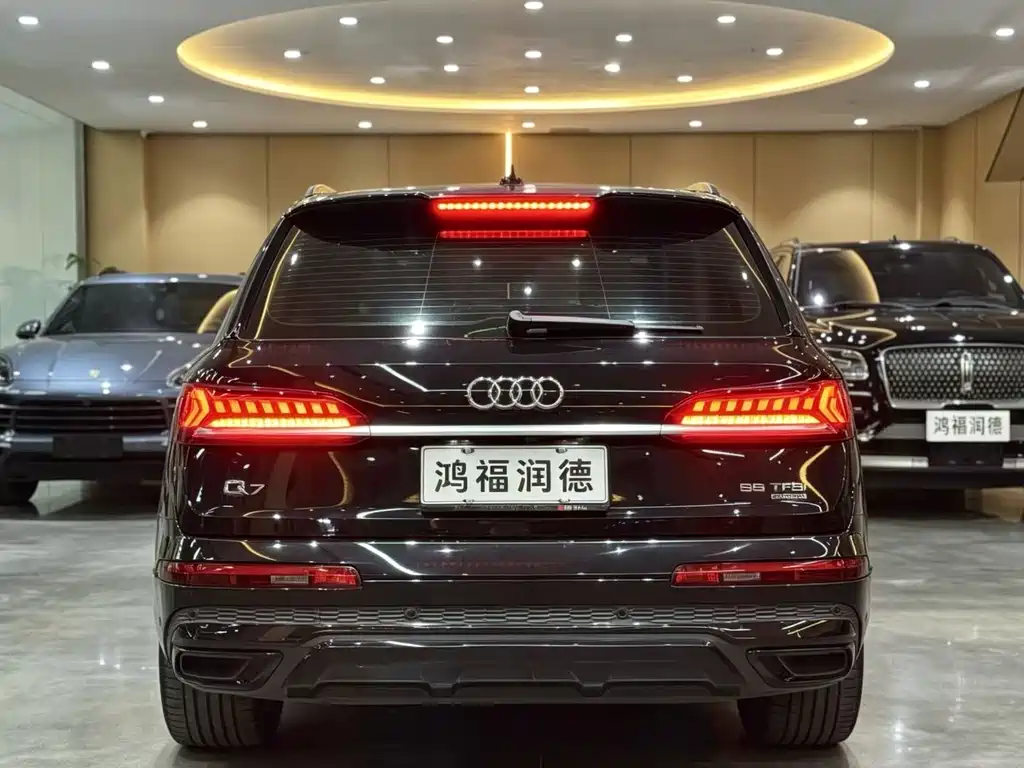 Audi Q7 2020 — фото 9