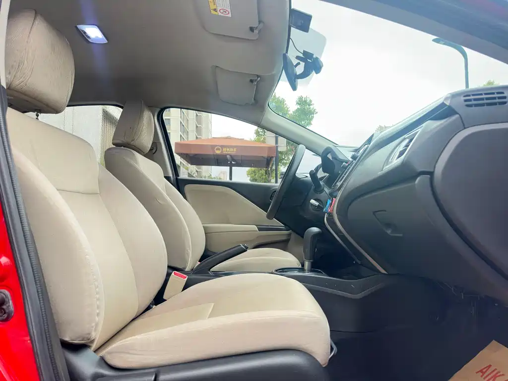 Honda City 2016 — фото 10