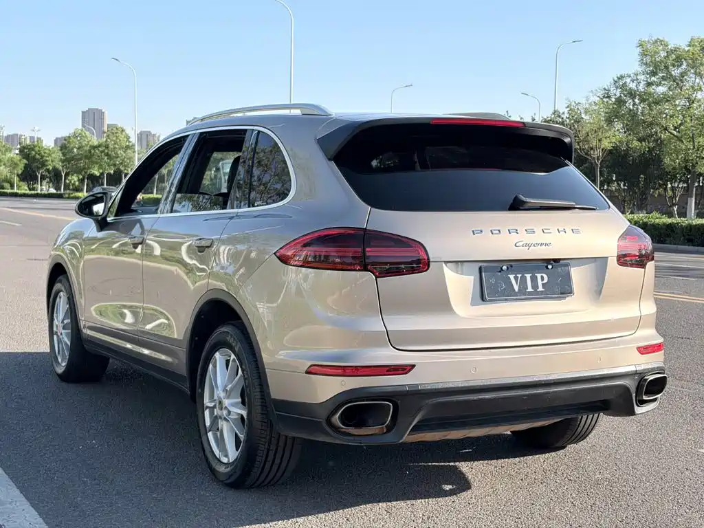 Porsche Cayenne 2017 — фото 7