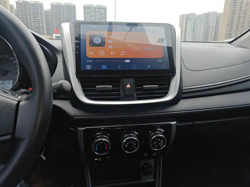 Toyota Yaris L 2020 — фото 13