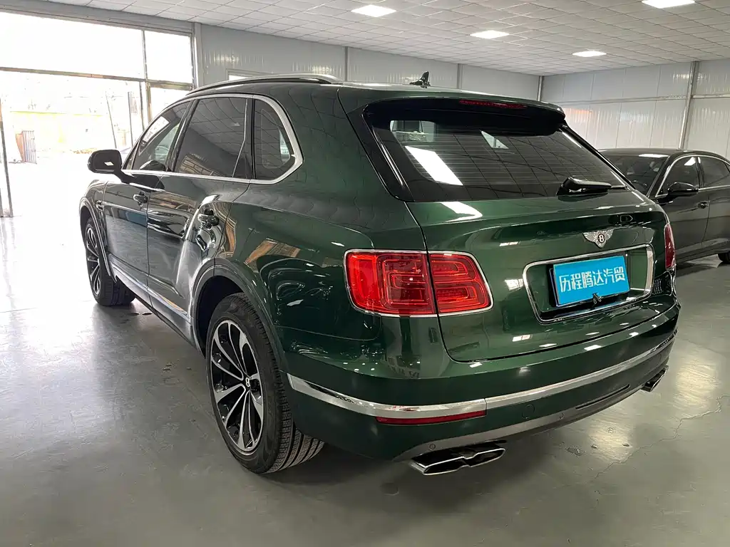 Bentley Bentayga 2020 — фото 10