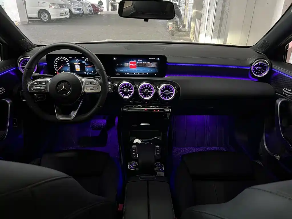 Mercedes-Benz A-Class 2022 — фото 10