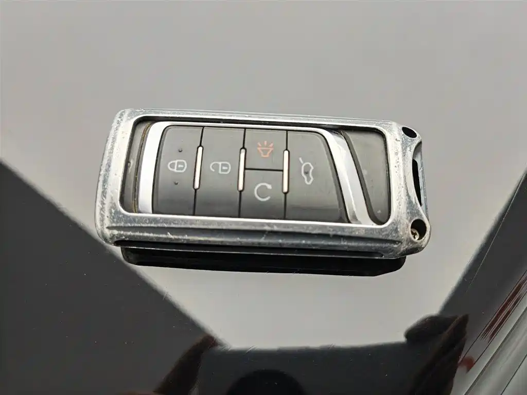 GAC Motor Trumpchi GS8 2018 — фото 19