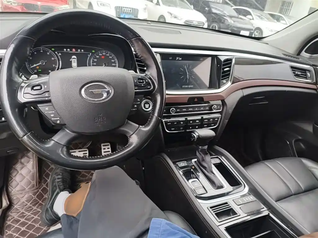 GAC Motor Trumpchi GS8 2017 — фото 10