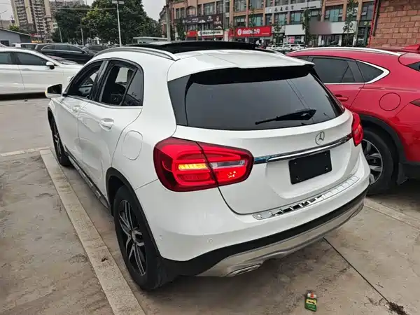 Mercedes-Benz GLA 2016