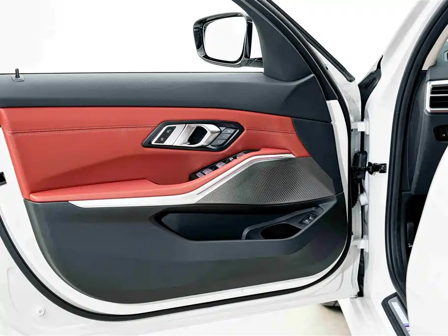 BMW 3 Series 2025 — фото 16