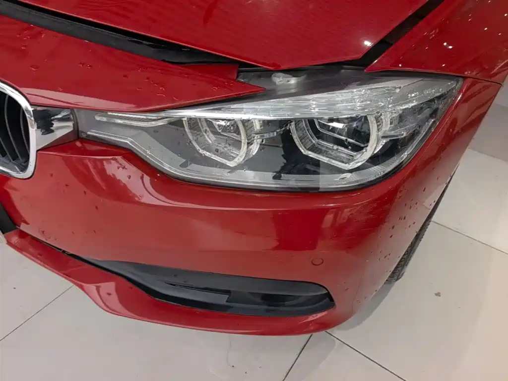 BMW 3 Series 2017 — фото 18