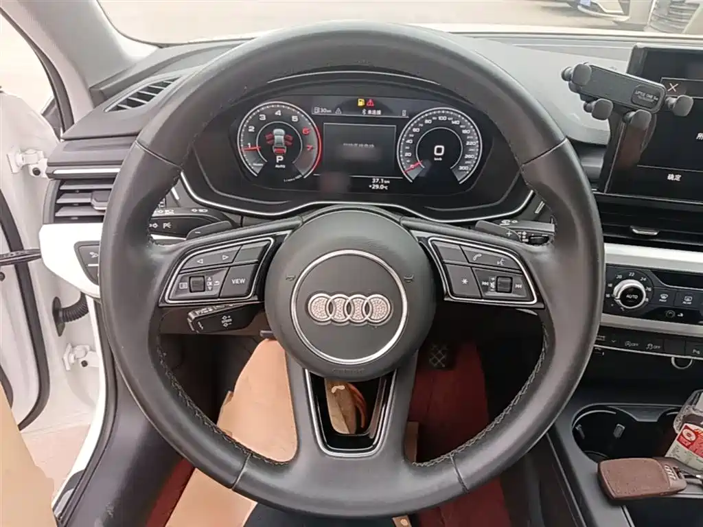 Audi A4L 2022 — фото 11