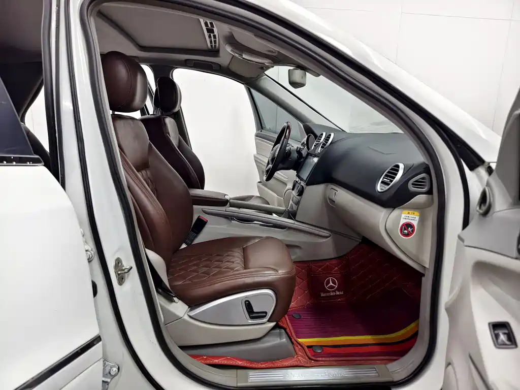Mercedes-Benz M-Class 2011 — фото 14