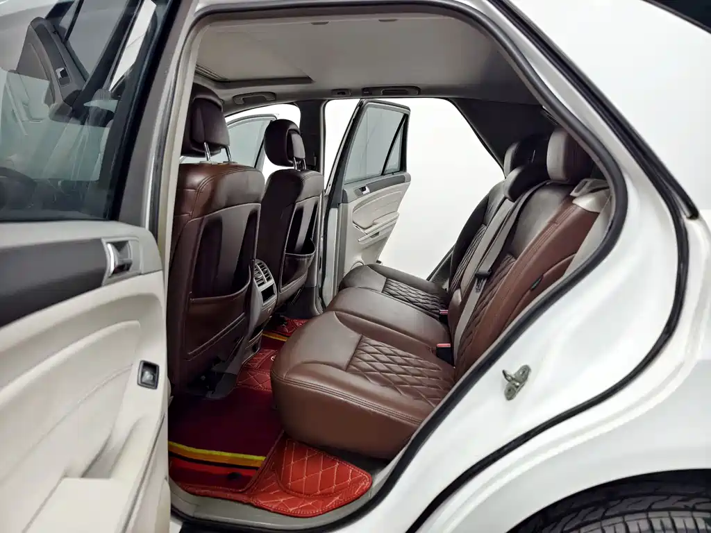 Mercedes-Benz M-Class 2011 — фото 13