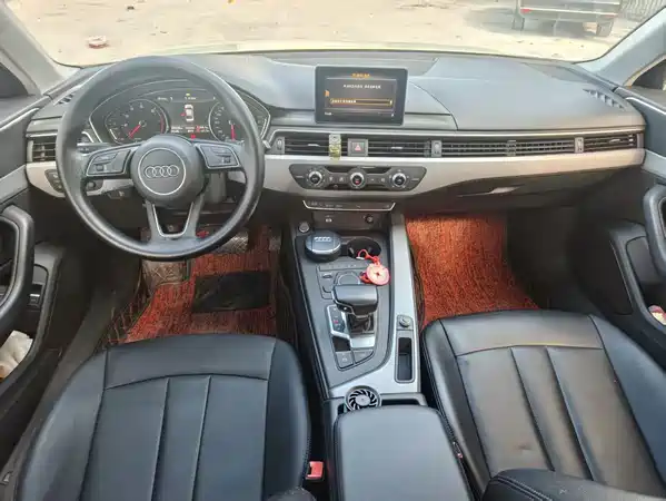 Audi A4L 2019