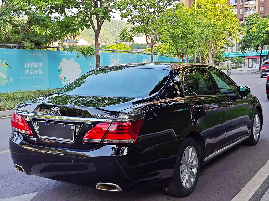Toyota Crown 2013 — фото 14