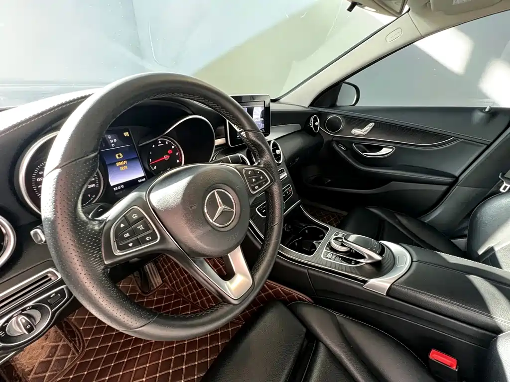 Mercedes-Benz C-Class 2017 — фото 13