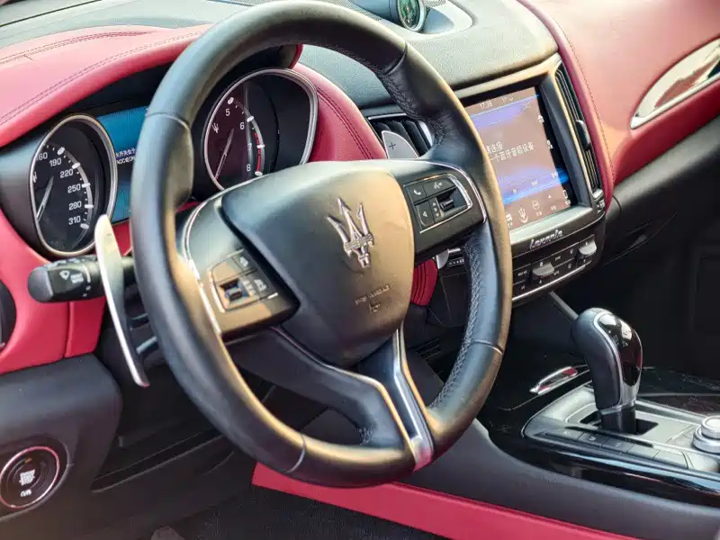 Maserati Levante 2019 — фото 4