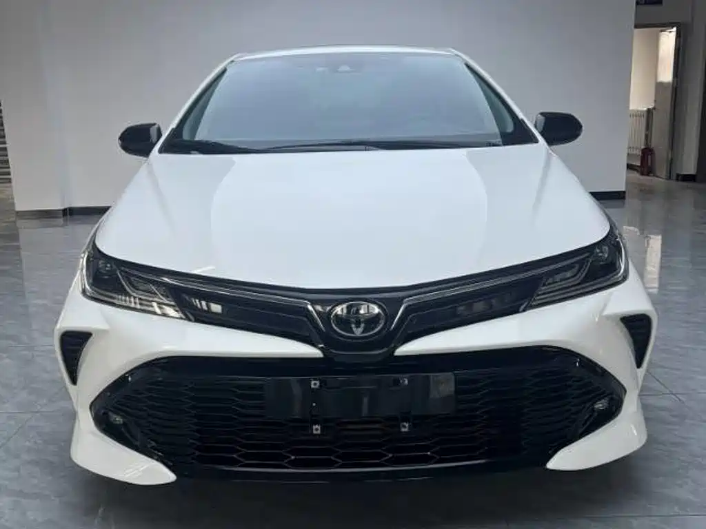 Toyota Corolla 2023 — фото 2