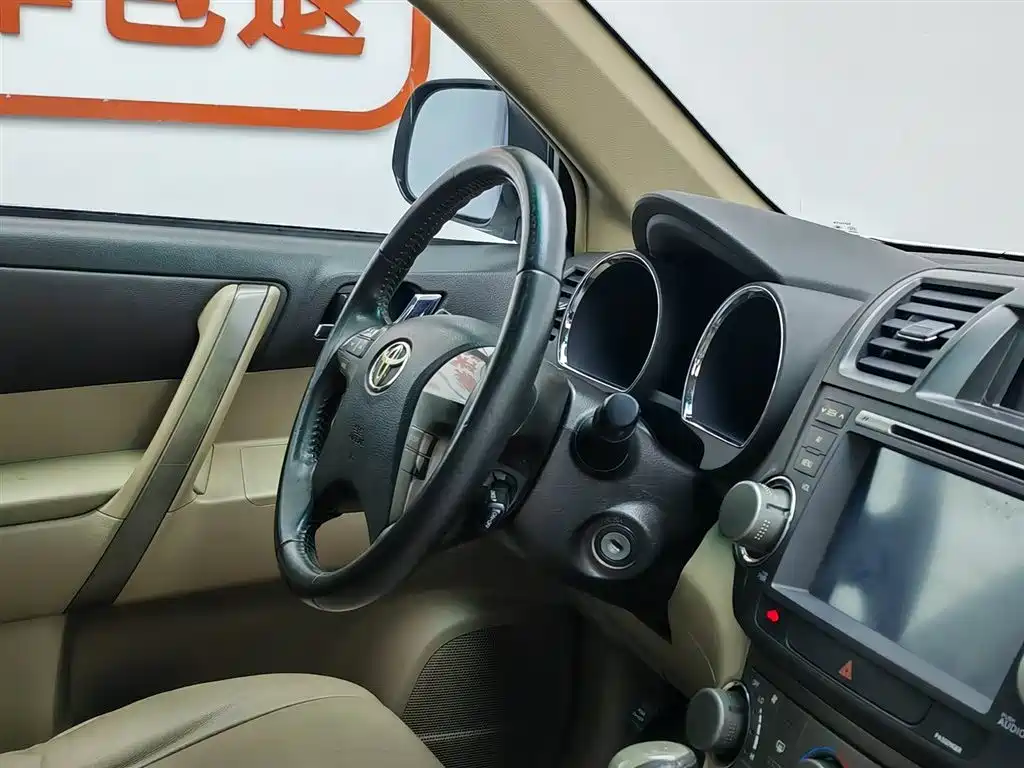 Toyota Highlander 2010 — фото 22