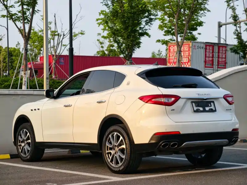 Maserati Levante 2019 — фото 10