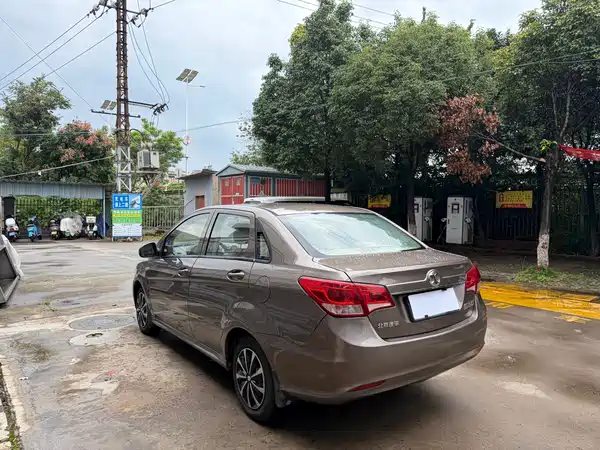 BAIC Motor E Series 2015