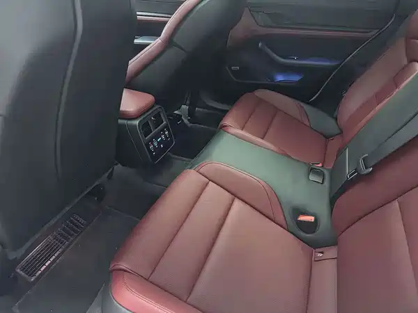 Porsche Taycan 2021