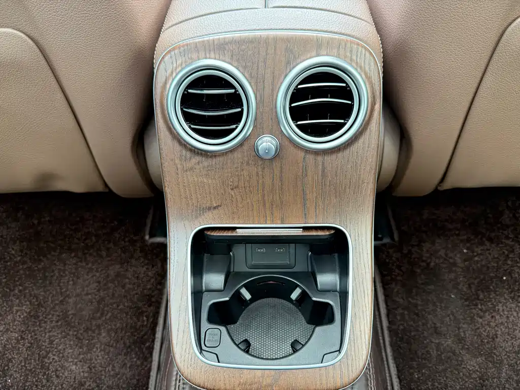 Mercedes-Benz E-Class 2021 — фото 15