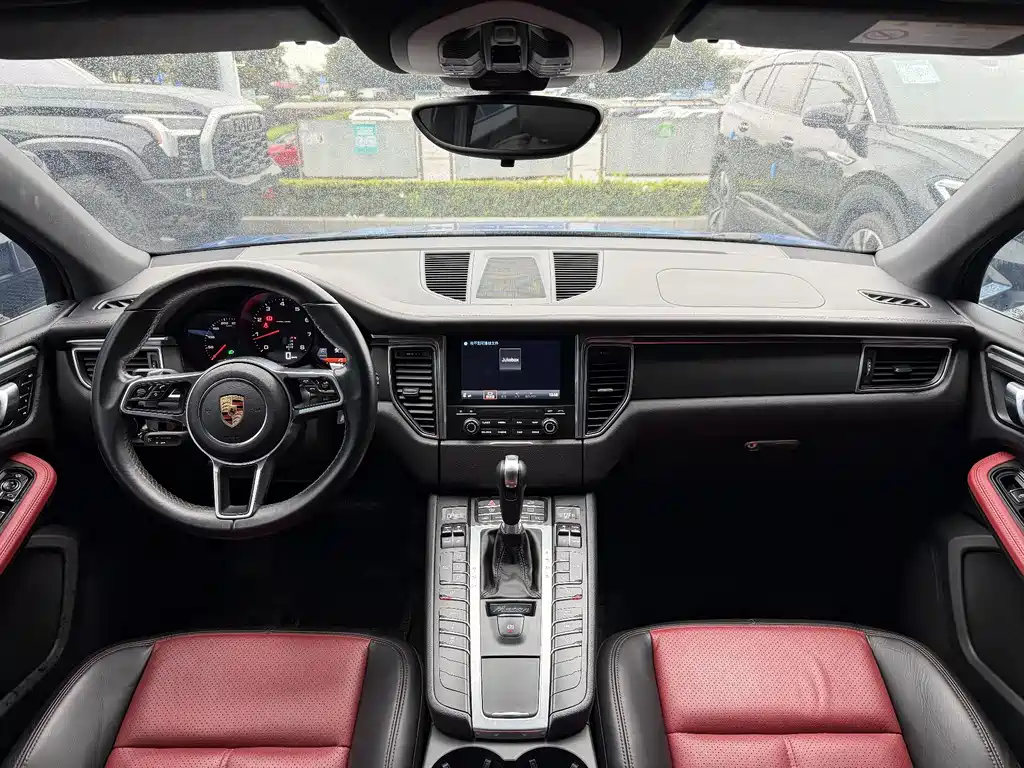 Porsche Macan 2017 — фото 15