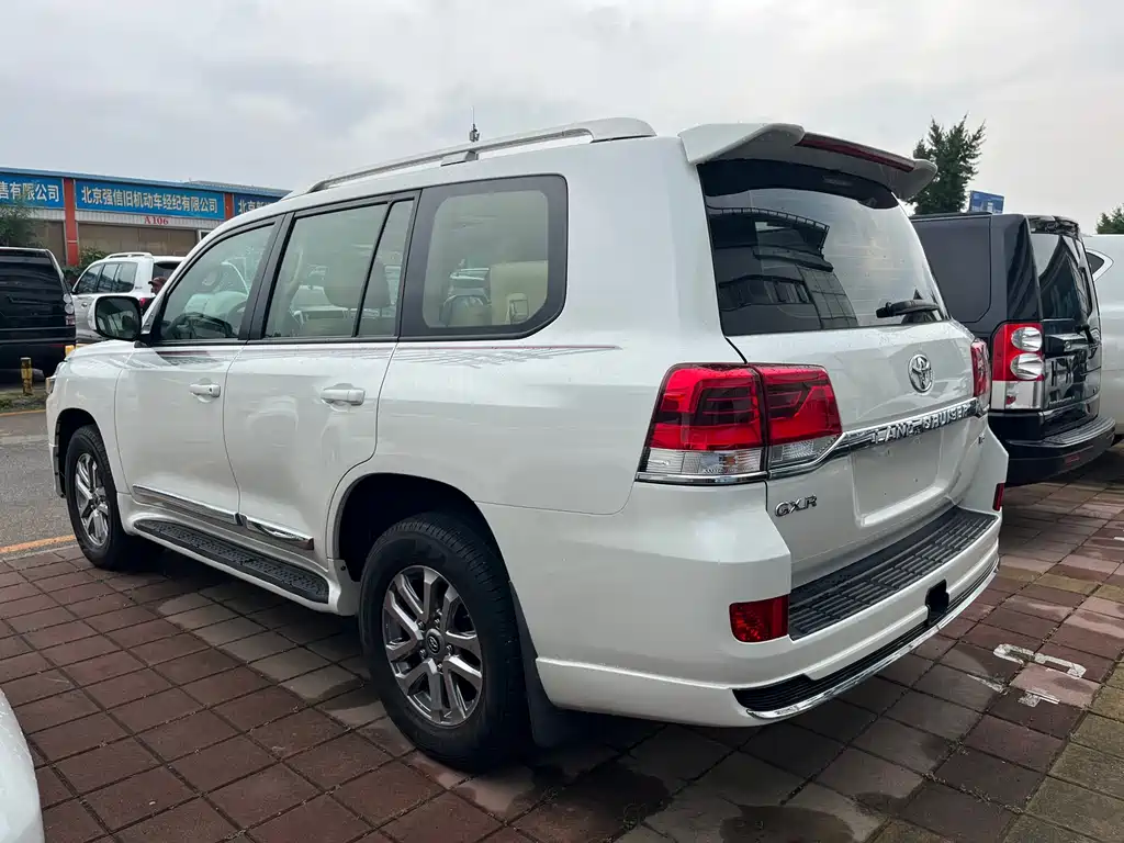 Toyota Land Cruiser 2019 — фото 6