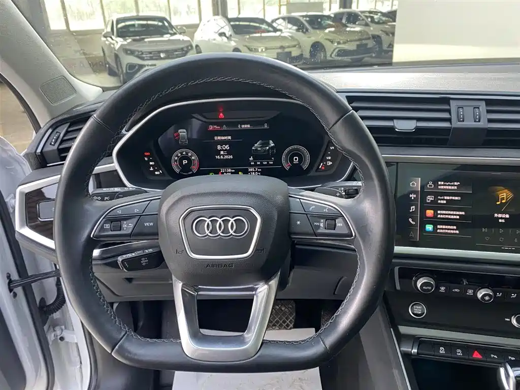 Audi Q3 2022 — фото 16