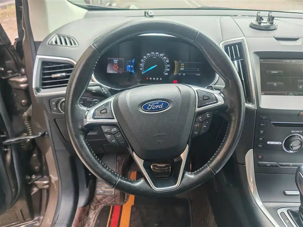 Ford Edge 2015 — фото 11
