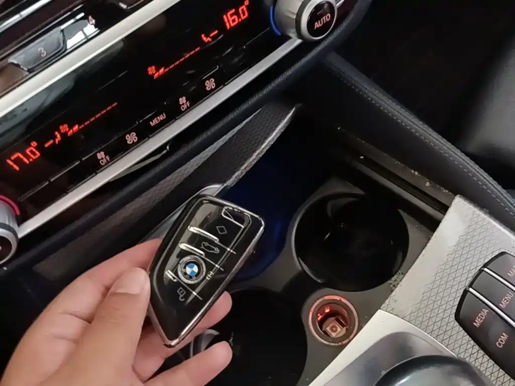 BMW 5 Series 2019 — фото 17