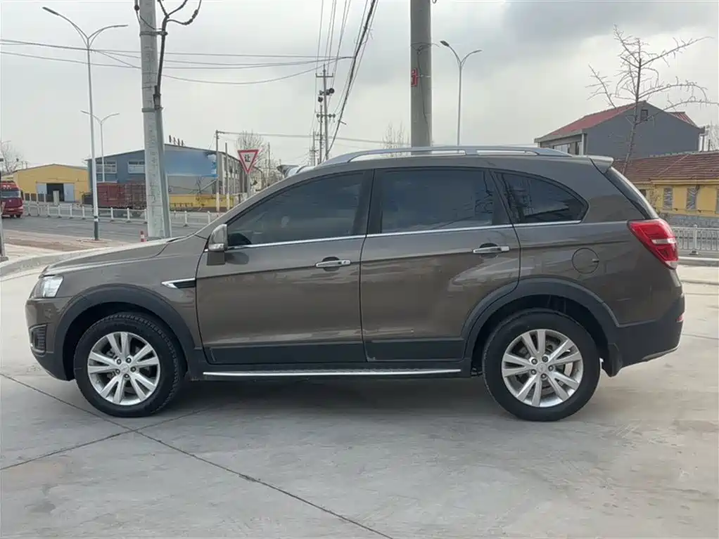 Chevrolet Captiva 2017 — фото 14