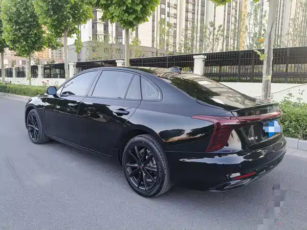 Hongqi H5 2025