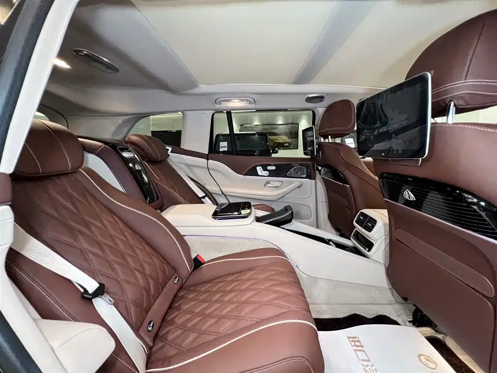 Mercedes-Benz GLS — фото 10