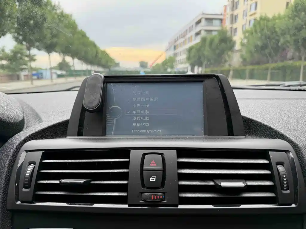 BMW 1 Series 2012 — фото 19