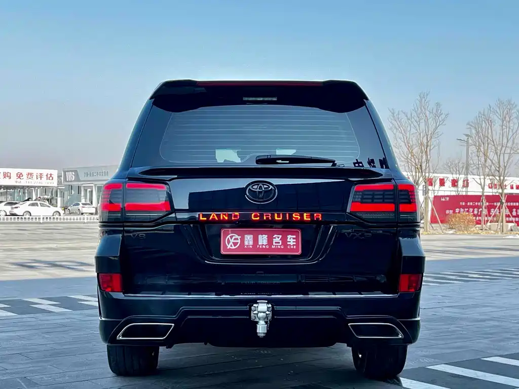 Toyota Land Cruiser 2020 — фото 13