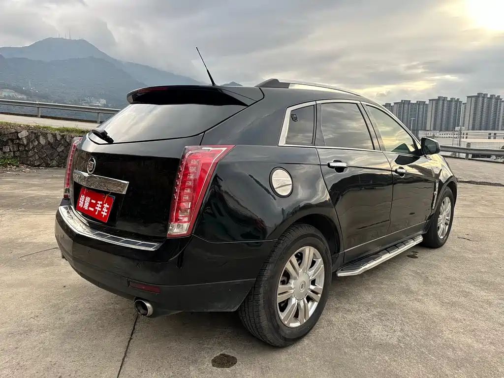 Cadillac SRX 2011 — фото 18