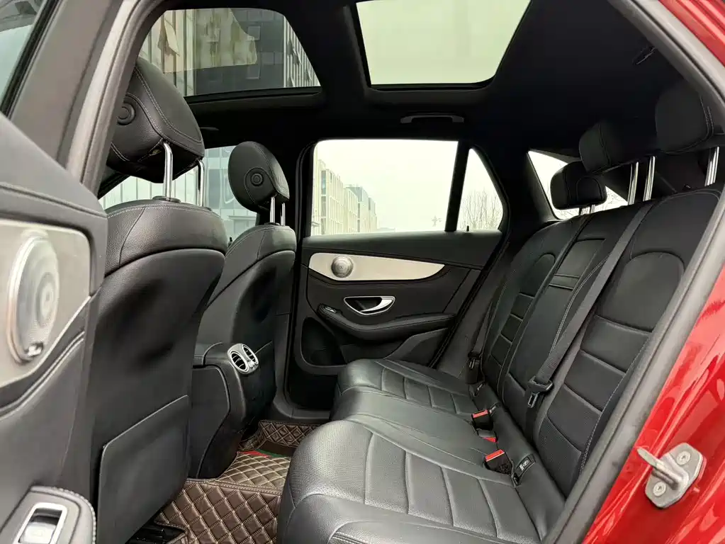 Mercedes-Benz GLC 2018 — фото 12