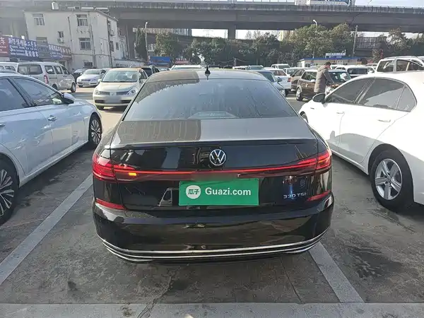 Volkswagen Passat 2023