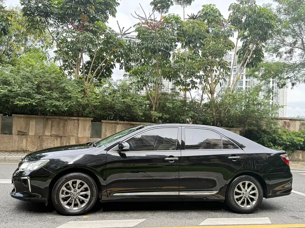 Toyota Camry 2016 — фото 17