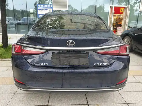 Lexus ES 2022