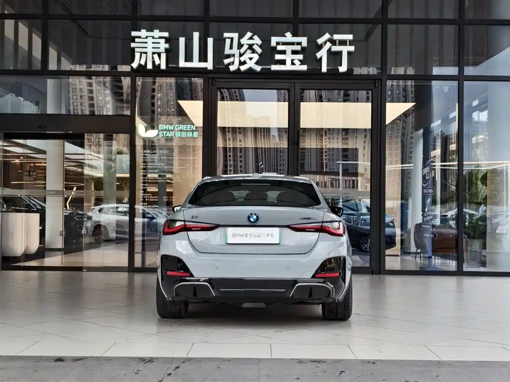 BMW i4 2025 — фото 4