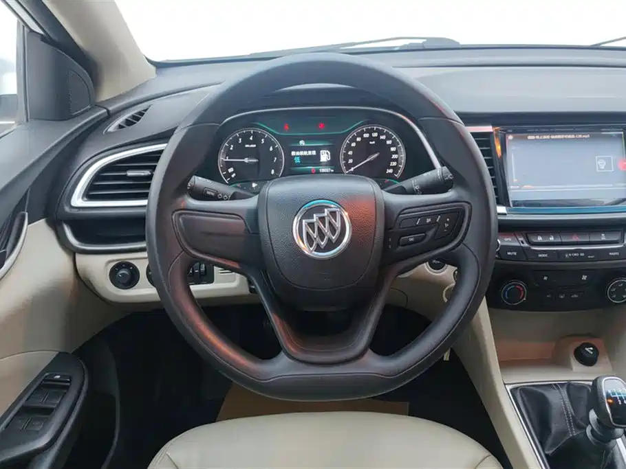 Buick Excelle 2016 — фото 15