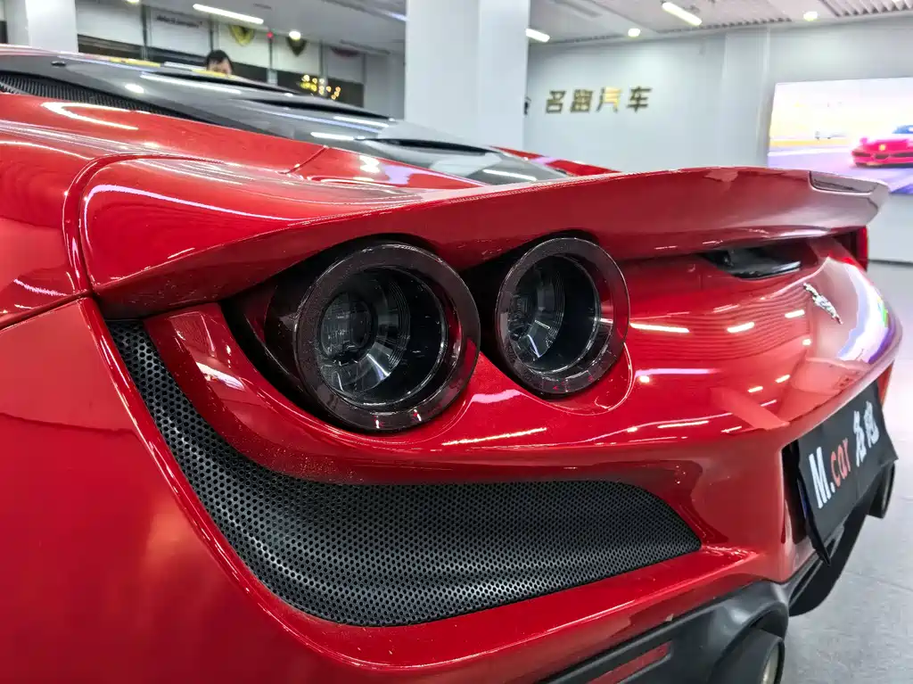 Ferrari F8 2022 — фото 10
